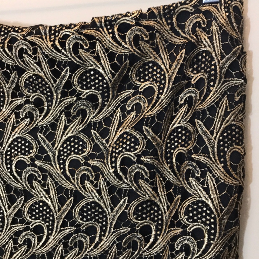 Max Black & Gold Embroidered Overlay Skirt Size XL - Picture 3 of 12